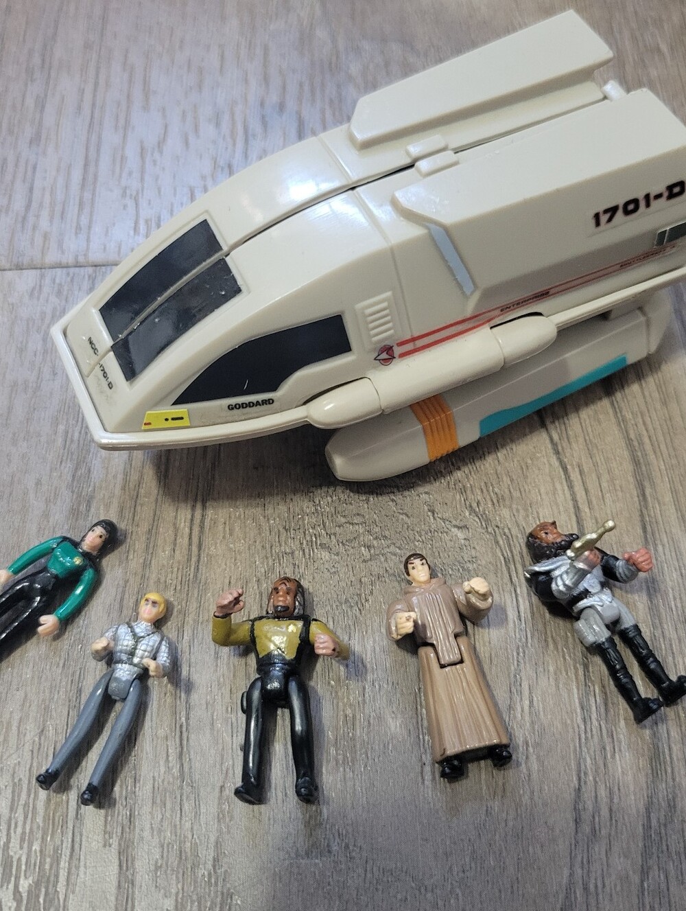 Vintage Star Trek 1994 Playmates Mini Goddard Shuttle Craft 1701-D With Figures